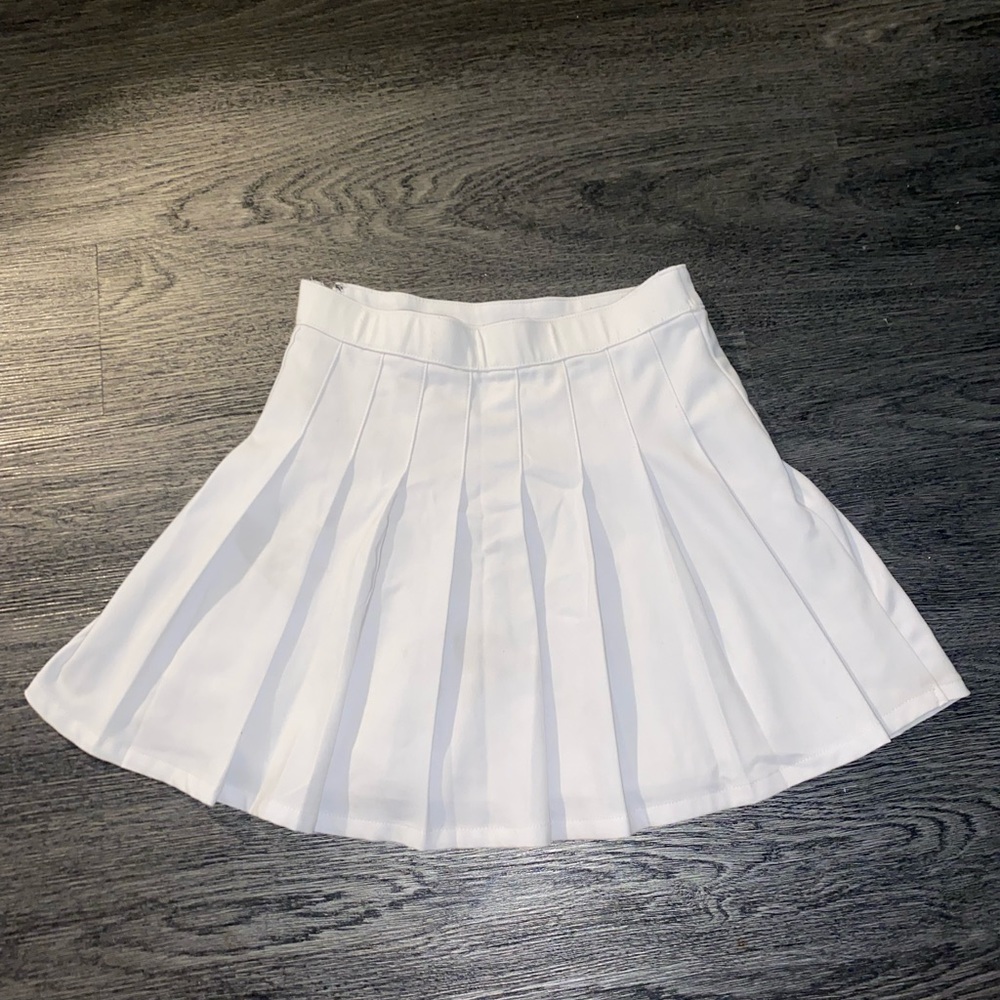pure white hollister pleated tennis skirt